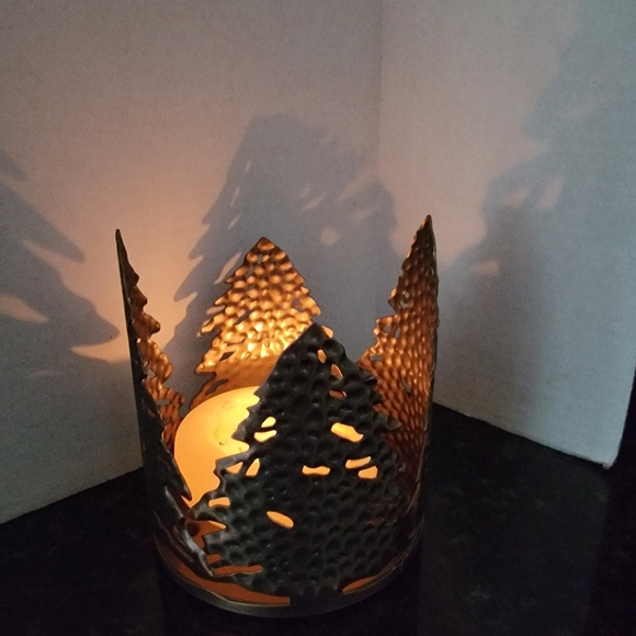 Bath &Body Works Bronze Metal Cutout Design Candle Holder Evergreens Pre-owned - Picture 7 of 10